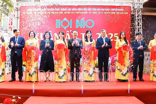 Nam Định: Trưng bày gần 400 ấn phẩm tại Hội báo Xuân Ất Tỵ 2025