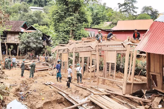 Thủ tướng yêu cầu tập trung khắc phục cơ sở hạ tầng, khôi phục sản xuất kinh doanh sau bão lũ tại khu vực Trung Bộ