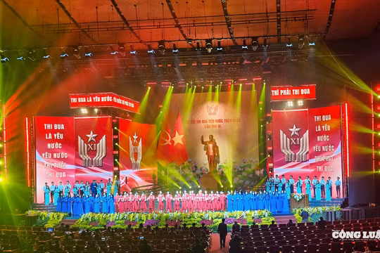 Thủ tướng kiểm tra công tác chuẩn bị chương trình Đại hội Thi đua yêu nước toàn quốc lần thứ XI