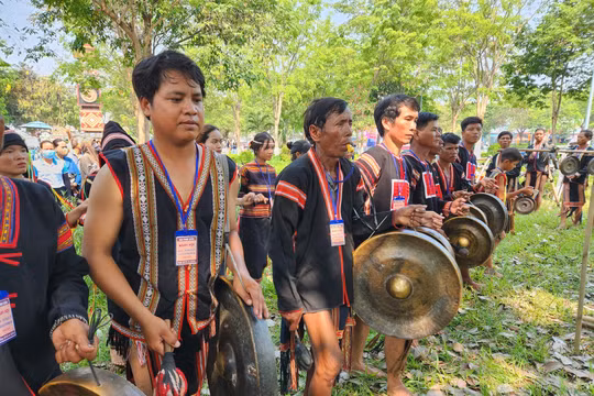 Báo chí Gia Lai: Tiếp sức bằng thông tin để buôn làng giảm nghèo bền vững