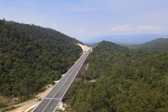 Khoảng 200km đường bộ cao tốc sẽ thông xe dịp 19/8