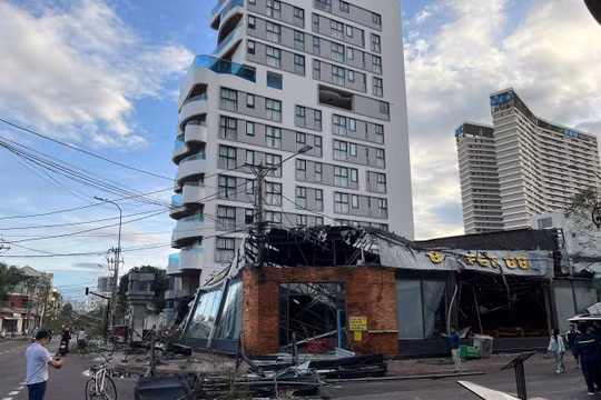 Bão số 13 gây thiệt hại nặng: 5 người chết, hàng nghìn nhà ngập, mất điện diện rộng