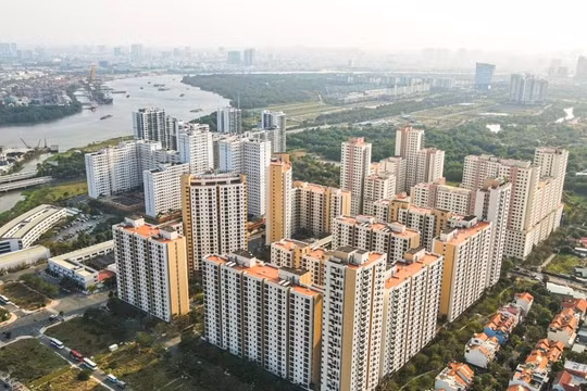 Giá nhà vượt xa thu nhập, người lao động TP HCM bị mắc kẹt giữa hai phân khúc