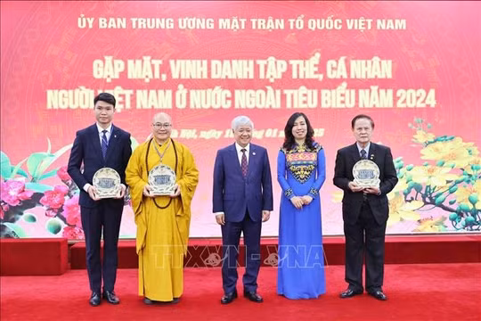 Kiều bào luôn hướng về Tổ quốc, nỗ lực vì sự lớn mạnh của cộng đồng người Việt Nam ở nước ngoài