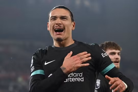 Đánh bại Brentford, Liverpool xây chắc ngôi đầu Ngoại hạng Anh 2024/25