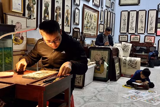 Nghệ nhân trẻ tuổi và giấc mơ giữ hồn tranh Đông Hồ