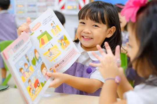 Thí điểm lựa chọn trẻ mầm non làm quen với tiếng Trung, Nhật Bản, Hàn Quốc