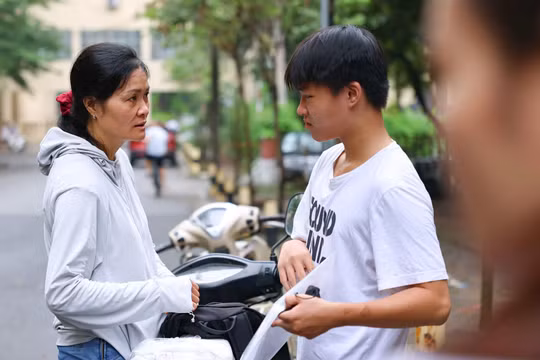 Bộ GD&ĐT lên tiếng về sự cố tuyển sinh 2025: 'Thí sinh đủ điểm sẽ chắc chắn trúng tuyển'