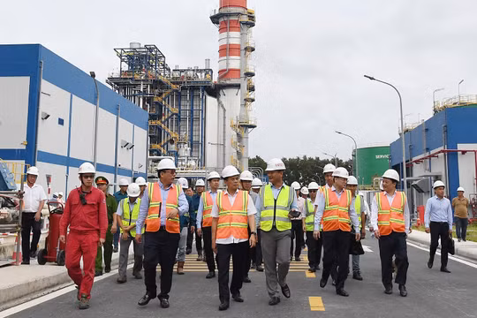 Đôn đốc dự án điện tại TP HCM và Đồng Nai, Phó Thủ tướng yêu cầu hoàn thành các mốc tiến độ trong tháng 11 và 12/2025