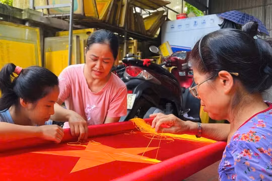Về thăm Từ Vân - ngôi làng làm cờ Tổ quốc