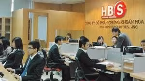 Chứng khoán Hoà Bình (HBS) bị yêu cầu kiểm toán lại 6.000 tỷ đồng dòng tiền, thu hồi cổ phần cổ đông lớn và bất ngờ rót vốn vào công ty tiền mã hóa