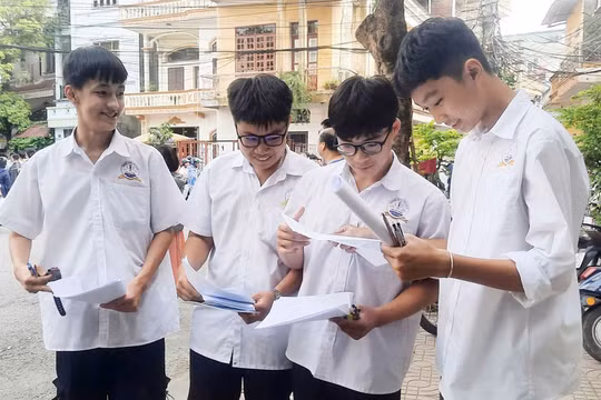 Bắc Giang: Các thí sinh hoàn thành môn Toán, kết thúc kỳ thi tuyển sinh lớp 10 hệ không chuyên