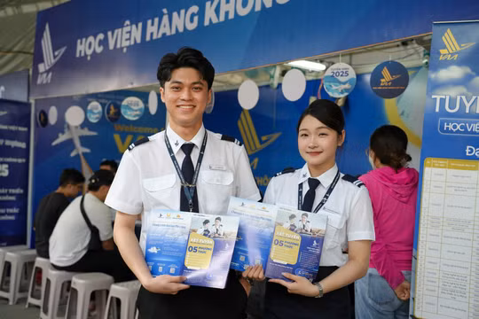 Điểm chuẩn Học viện Hàng không Việt Nam có thể tăng 6 điểm, dự báo kịch trần 27 điểm