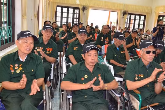 Trình Chủ tịch nước tặng quà gần 1,6 triệu người có công dịp 27/7