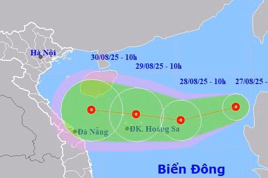 Áp thấp nhiệt đới xuất hiện trên Biển Đông, hướng về Hoàng Sa