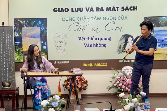 Ra mắt hai tập thơ "Vệt Thiều Quang" và "Vân Không"