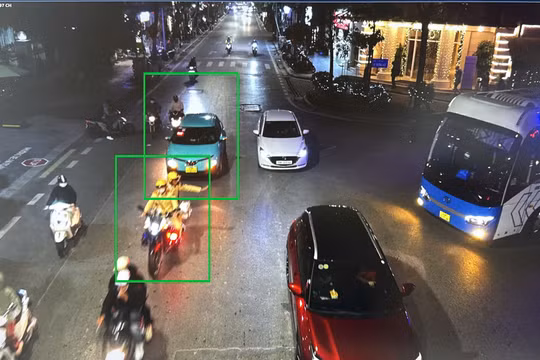Camera AI hỗ trợ “làn xanh”, Cảnh sát giao thông mở đường đưa sản phụ đi cấp cứu an toàn