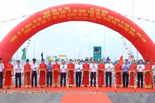 Phó Thủ tướng Trần Hồng Hà dự lễ thông xe cao tốc qua Hà Tĩnh