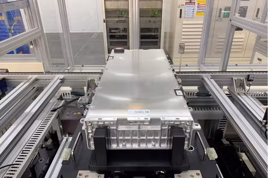 Người Hàn Quốc tạo ra pin xe điện tự dập lửa và tiết kiệm năng lượng đáng kể