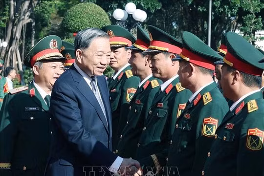 Tập trung xây dựng Binh đoàn 15 vững mạnh 'mẫu mực, tiêu biểu'