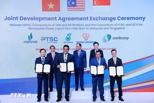Việt Nam lần đầu xuất khẩu điện sạch ra khu vực: Bước ngoặt năng lượng chiến lược