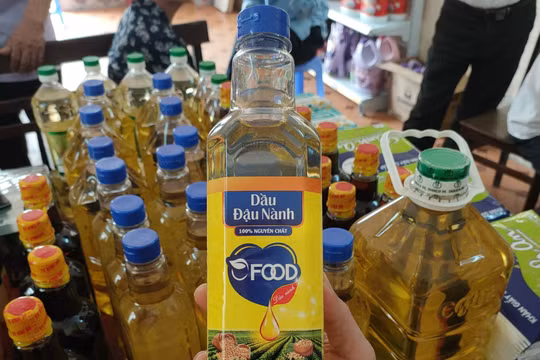 Dầu ăn chăn nuôi biến thành dầu ăn cho người: Chuyên gia nói gì?
