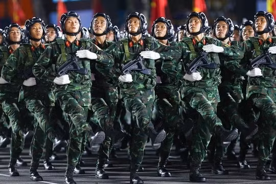 TP.HCM hạn chế phương tiện hàng loạt tuyến đường trung tâm phục vụ sơ duyệt diễu binh tối 25/4