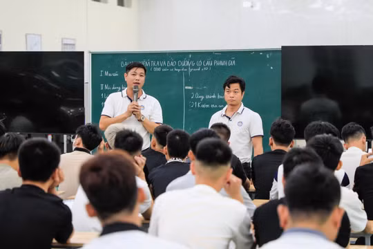 Bộ GD&ĐT lên tiếng về việc giảng viên hợp đồng có được cộng dồn thâm niên để hưởng phụ cấp?
