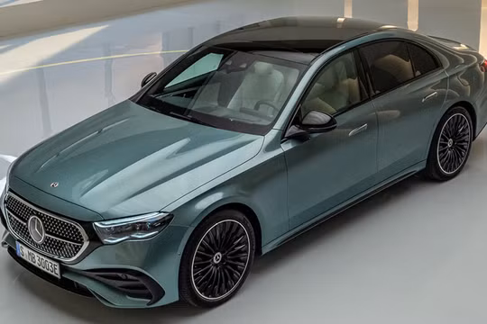 Mercedes-Benz E-Class 2025 chốt lịch ra mắt thị trường Việt Nam
