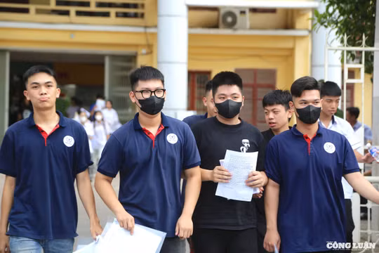 Thanh Hoá: Thí sinh nhận xét đề thi môn Toán có sự phân hoá