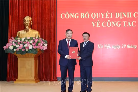 Đồng chí Phạm Gia Túc giữ chức Chánh Văn phòng Trung ương Đảng