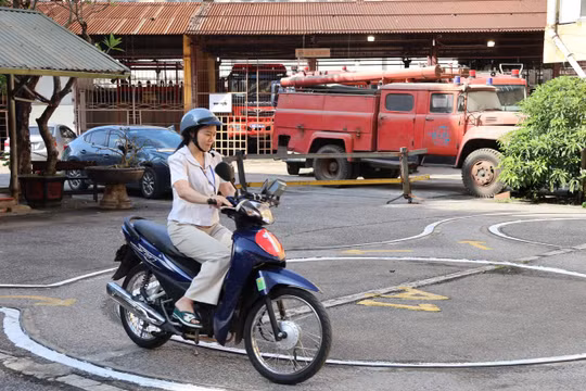 Dùng VNeID thay giấy phép lái xe giấy, phí sát hạch không đổi