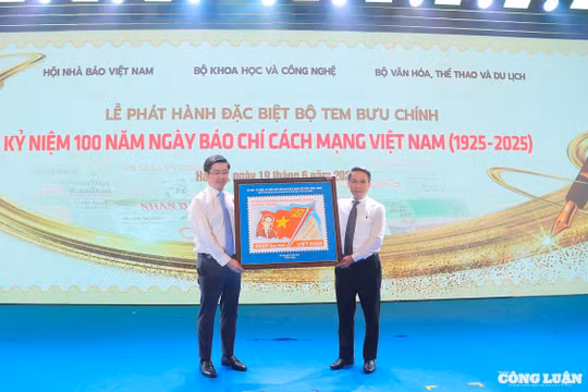 Phát hành bộ tem lịch sử chào mừng kỷ niệm 100 năm Ngày Báo chí Cách mạng Việt Nam