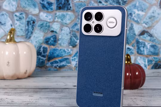 Poco F8 Ultra: Đột phá với thiết kế denim và âm thanh Bose