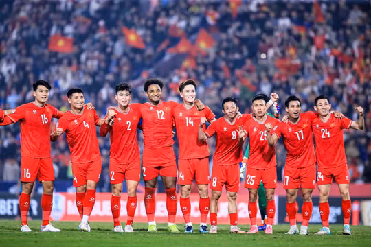 Điểm tin thể thao 22/12: HLV Kim Sang Sik công bố danh sách đội tuyển U23 Việt Nam, Bruno chấn thương khi MU thua Aston Villa