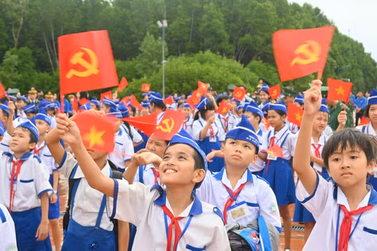 Góp ý văn kiện Đại hội XIV của Đảng: Giáo dục và đào tạo là động lực then chốt để Việt Nam đột phá phát triển trong kỷ nguyên mới
