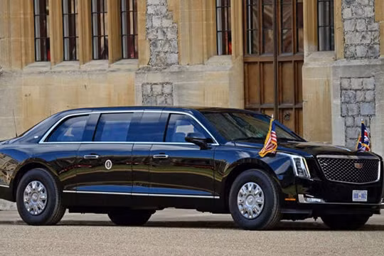 Khám phá 'The Beast': chiếc limousine chống đạn 1,5 triệu đô của Tổng thống Mỹ