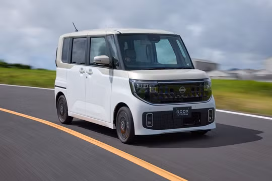 Nissan Roox 2026 - kei car thế hệ mới giá gần 290 triệu đồng