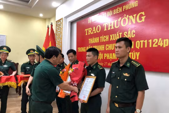 Phá thành công chuyên án ma túy xuyên quốc gia, Bộ đội Biên phòng Quảng Trị được trao thưởng đột xuất
