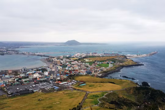 Đảo Jeju ban hành bộ quy tắc ứng xử trước tình trạng quá tải du lịch và mất trật tự