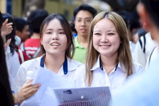 Đề thi tốt nghiệp THPT 2025 môn GDKTPL, mã đề 1040