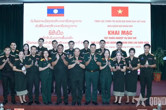 Báo Quân đội nhân dân tổ chức tập huấn nghiệp vụ cho cán bộ Báo Quân đội nhân dân Lào