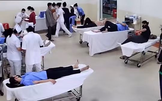 Gần 80 công nhân, học sinh ở TP Hồ Chí Minh nhập viện nghi ngộ độc thực phẩm