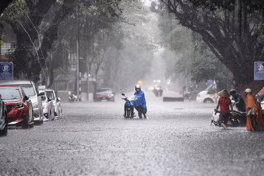 Miền Bắc tiếp tục có mưa lớn trước khi chuyển nắng nóng diện rộng