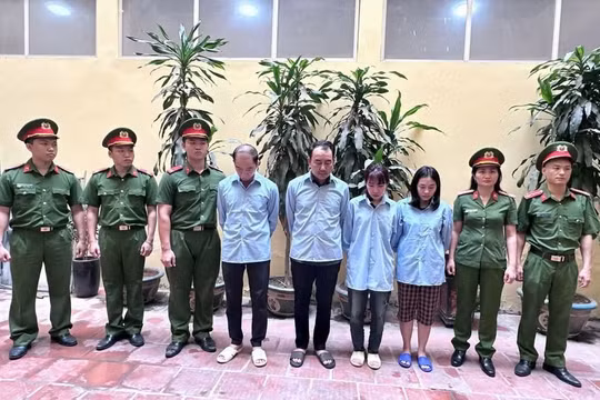 Bắt 4 cán bộ phường tại Hà Nội vì bảo kê bãi xe trái phép