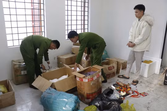 Lên mạng mua gần 9 tạ hóa chất để chế tạo pháo nổ ở Nghệ An
