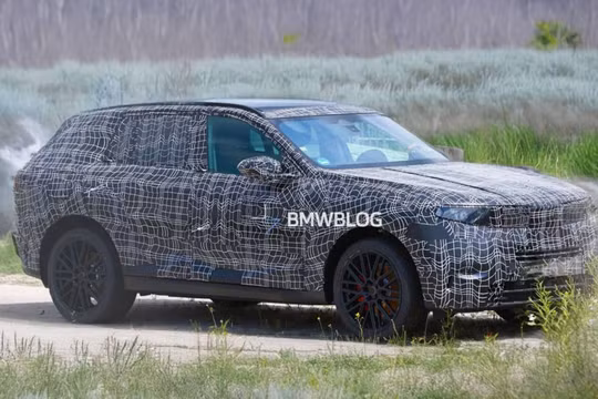 BMW X5 G65 lộ diện: Tay nắm cửa ẩn và động cơ hybrid mới
