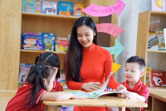 Từ năm 2026, giáo viên được hưởng ưu đãi đặc thù chưa từng có theo chỉ đạo của Bộ Chính trị