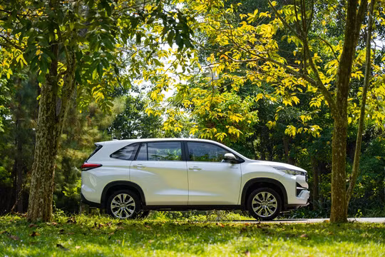 Bảng giá xe Toyota tháng 4/2025: Nhiều mẫu xe nhập khẩu tăng giá niêm yết