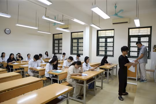 Đề thi tốt nghiệp THPT 2025 môn Giáo dục Kinh tế và Pháp luật, mã đề 1044